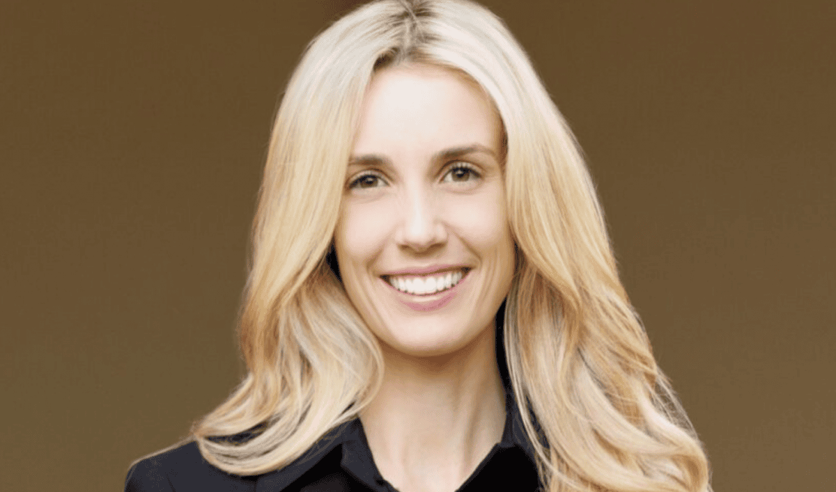 Leah Lessard Headshot